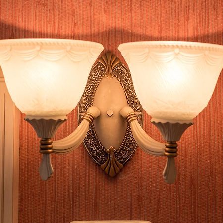 Hotel Kaiservilla Хайлигенблут Екстериор снимка