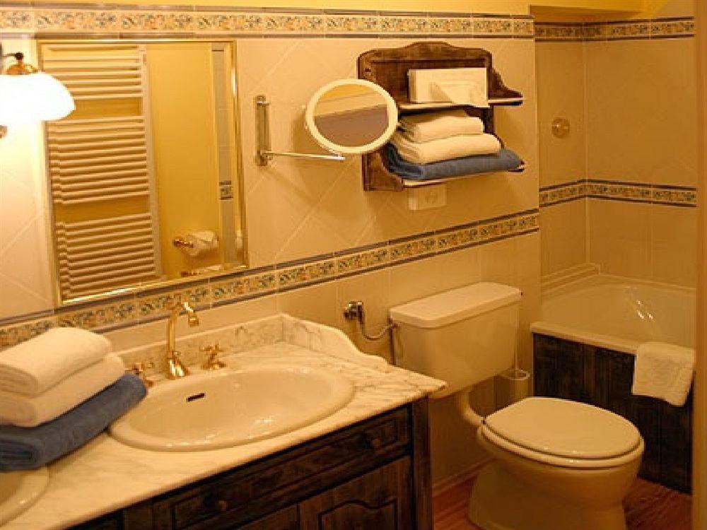 Hotel Kaiservilla Хайлигенблут Екстериор снимка