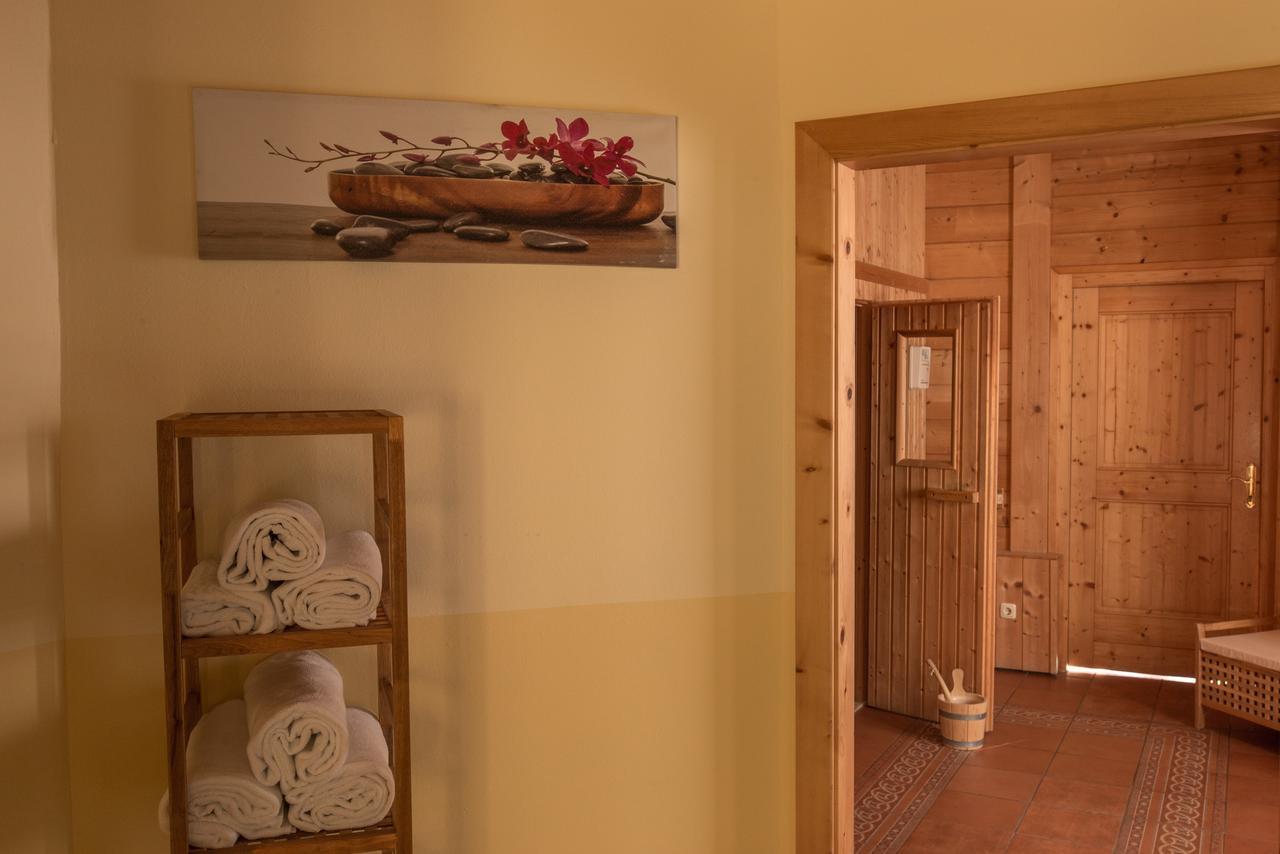 Hotel Kaiservilla Хайлигенблут Екстериор снимка