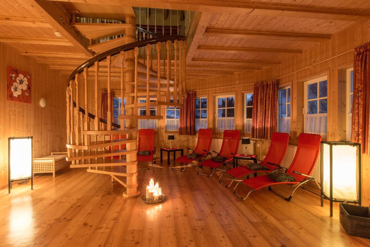 Hotel Kaiservilla Хайлигенблут Екстериор снимка