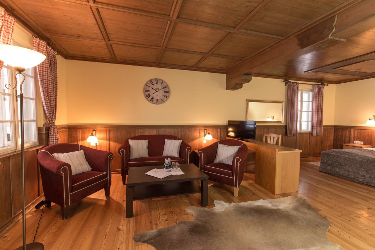 Hotel Kaiservilla Хайлигенблут Екстериор снимка