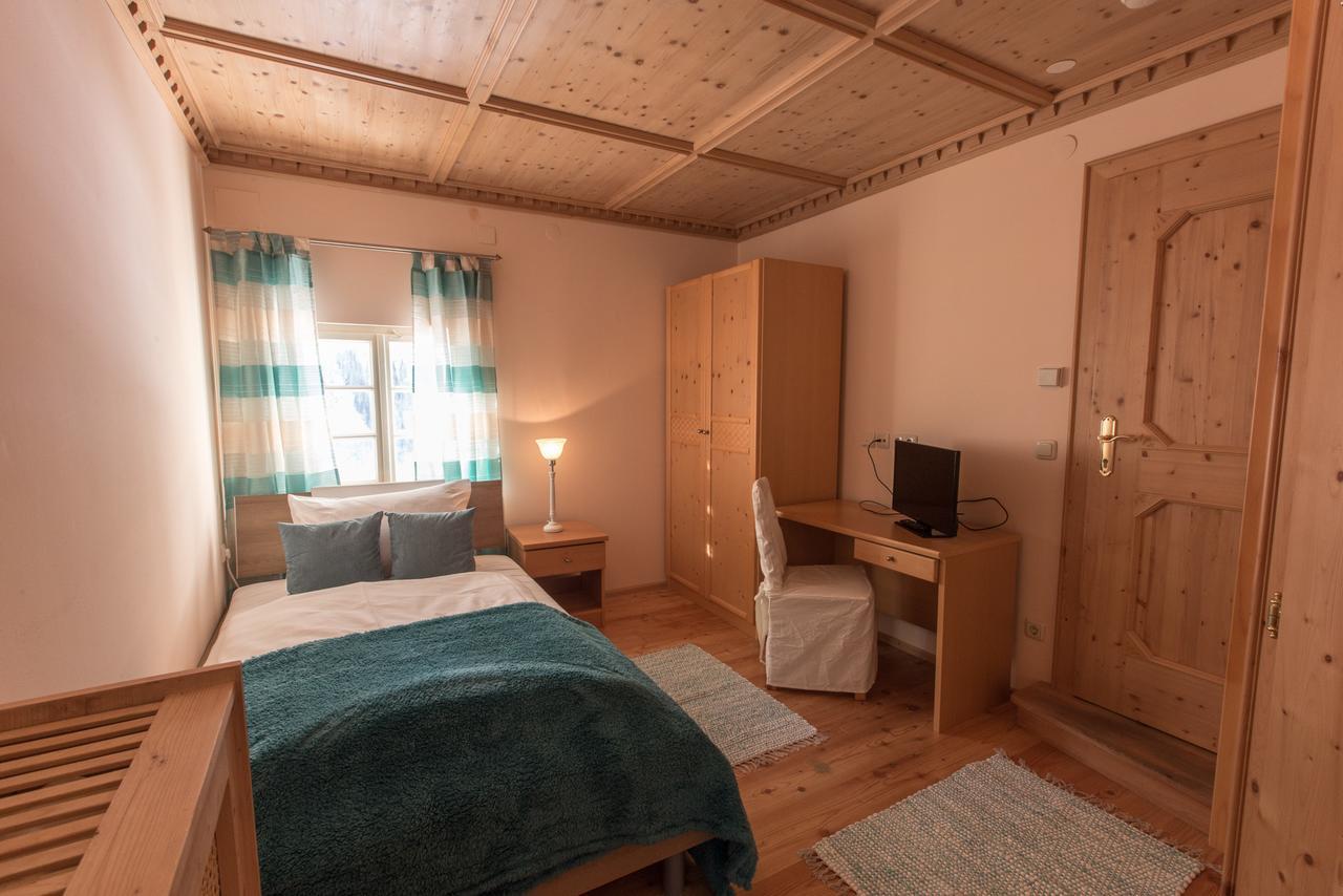 Hotel Kaiservilla Хайлигенблут Стая снимка