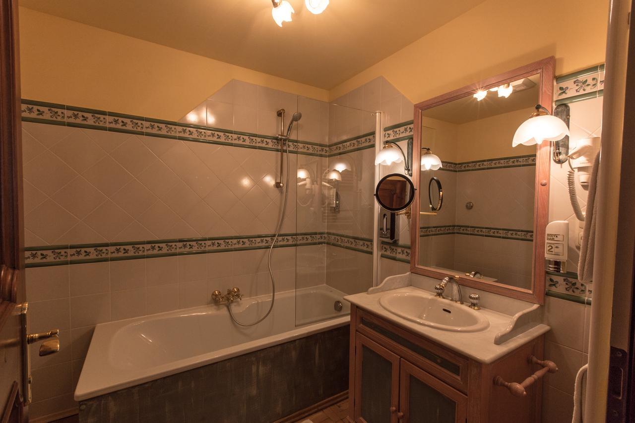 Hotel Kaiservilla Хайлигенблут Стая снимка