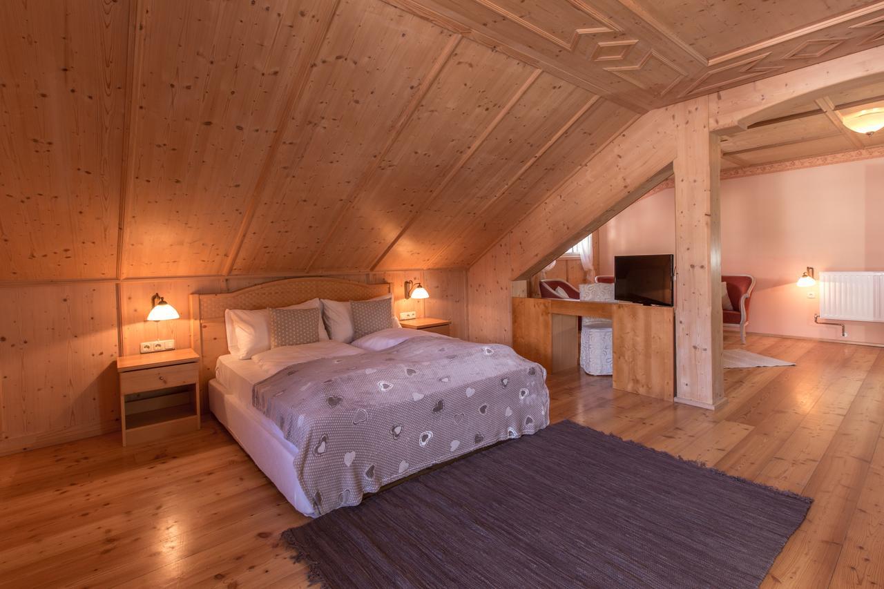 Hotel Kaiservilla Хайлигенблут Стая снимка